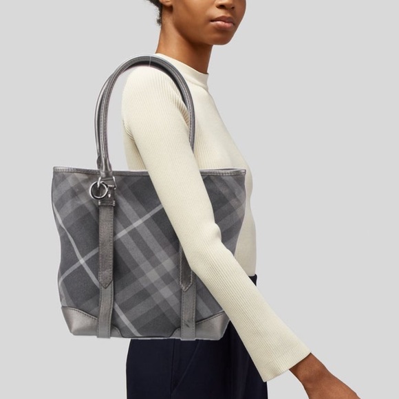 Burberry Handbags - Burberry Authentic Smoked Check Pattern Tote